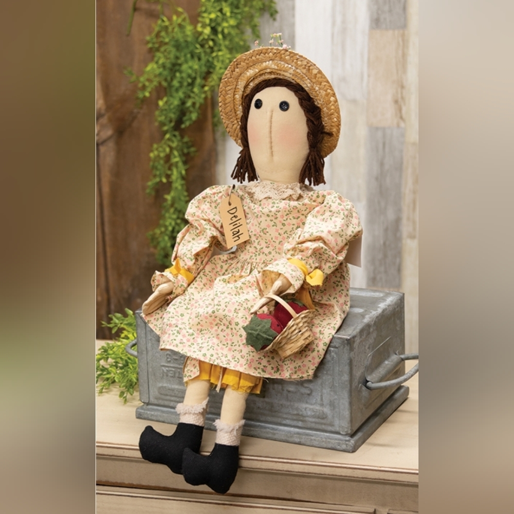 Vintage Primitive Country Deliah Decorative Doll With Berry